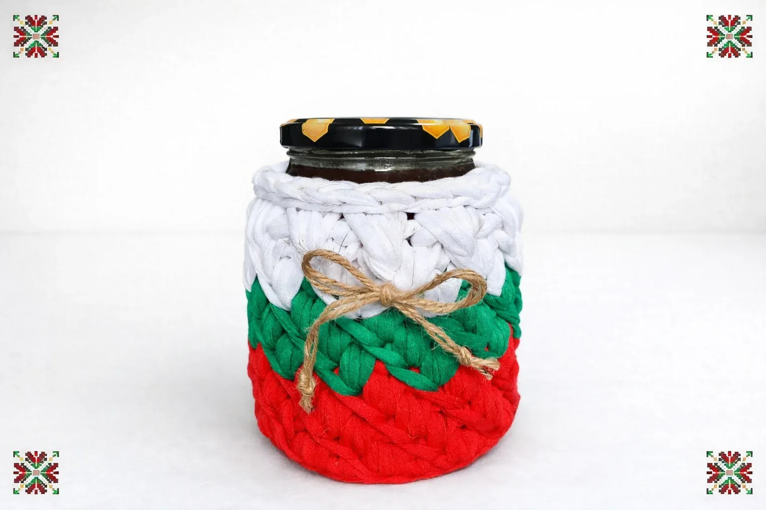 Луксозно костюмче за буркан с мед лице